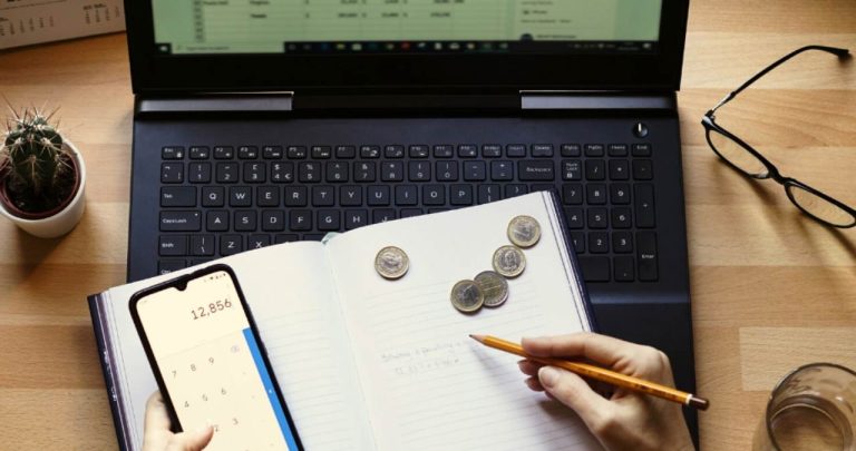 Grafic comparativ dobânzi și comisioane pentru economii în valută euro dolar romania