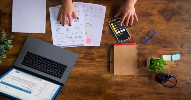 Proces de factoring și scontare facturi pentru IMM-uri in Romania